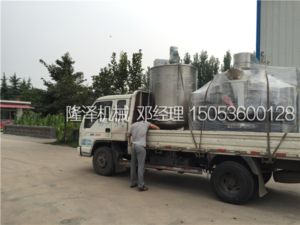 山(shān)東泰安客戶訂購的麻辣燙炒料機發貨了