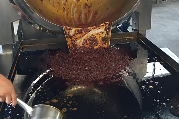 辣椒（jiāo）醬炒鍋